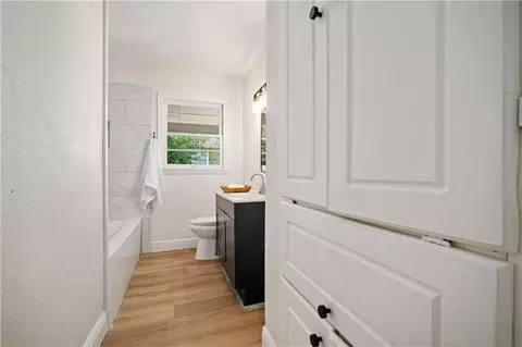 Bath - 754 Stanton Rd, Mobile, AL 36617 photo 3 of 3