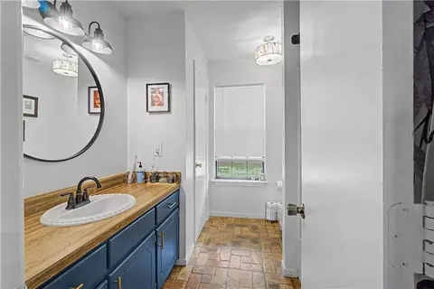 Bath - 13151 Roberts Rd, Chunchula, AL 36521 photo 4 of 5