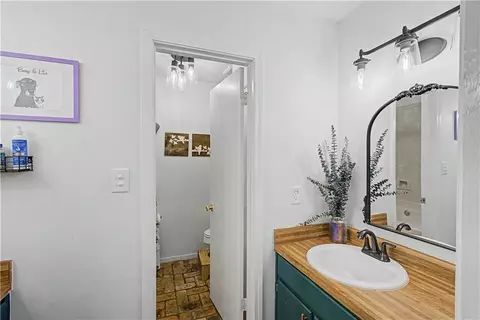 Bath - 13151 Roberts Rd, Chunchula, AL 36521 photo 1 of 5