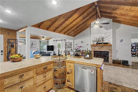 Kitchen - 13151 Roberts Rd, Chunchula, AL 36521 photo 3 of 5