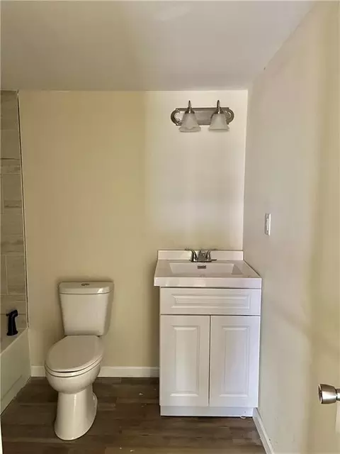 Bath - 119 Thomas Ave S, Mobile, AL 36610 photo 4 of 5