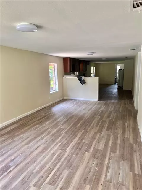 Living - 119 Thomas Ave S, Mobile, AL 36610 photo 1 of 2