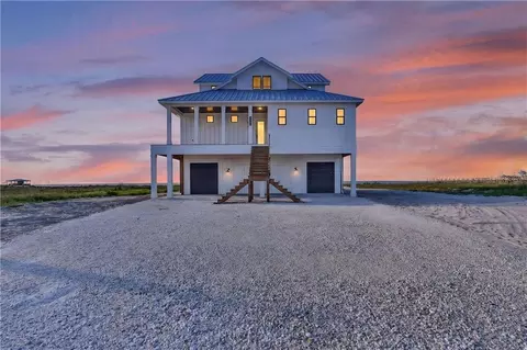 2642 Bienville Blvd, Dauphin Island, AL 36528