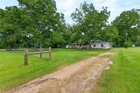 Exterior - 8870 Broadus Loop Rd, Eight Mile, AL 36613 photo 13 of 18