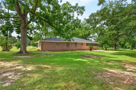Exterior - 8870 Broadus Loop Rd, Eight Mile, AL 36613 photo 7 of 18