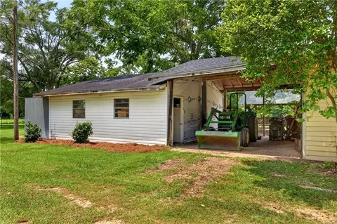 Exterior - 8870 Broadus Loop Rd, Eight Mile, AL 36613 photo 15 of 18