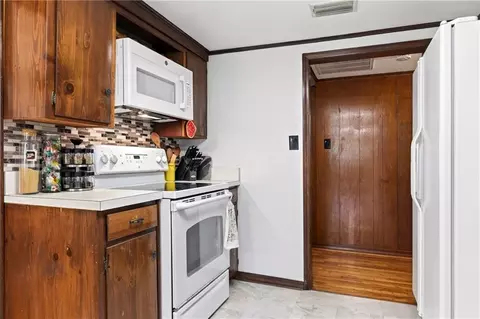 Entry Way - 8870 Broadus Loop Rd, Eight Mile, AL 36613 photo 2 of 2