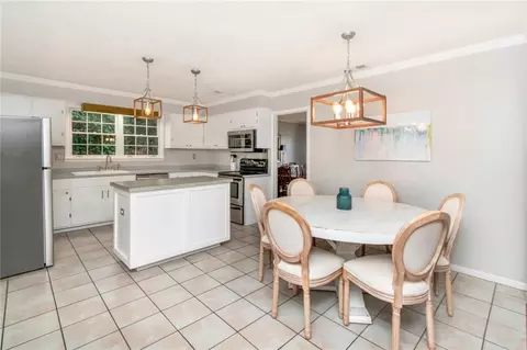 Kitchen - 5911 Shenandoah Rd N, Mobile, AL 36608 photo 1 of 5