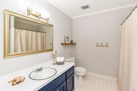 Bath - 5911 Shenandoah Rd N, Mobile, AL 36608 photo 4 of 4