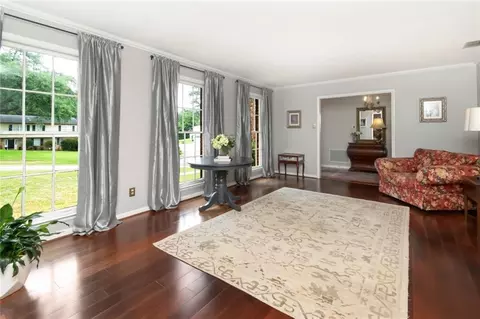 Living - 5911 Shenandoah Rd N, Mobile, AL 36608 photo 1 of 6