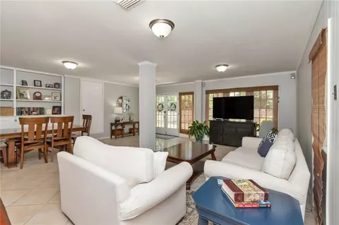 Living - 5911 Shenandoah Rd N, Mobile, AL 36608 photo 6 of 6