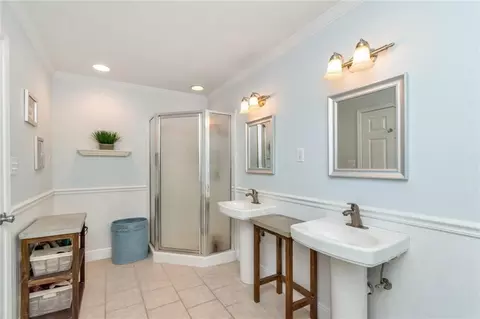 Bath - 5911 Shenandoah Rd N, Mobile, AL 36608 photo 3 of 4