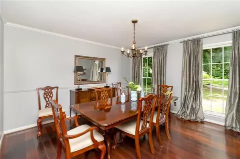 Dining - 5911 Shenandoah Rd N, Mobile, AL 36608 photo 3 of 6