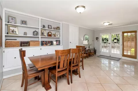 Dining - 5911 Shenandoah Rd N, Mobile, AL 36608 photo 6 of 6