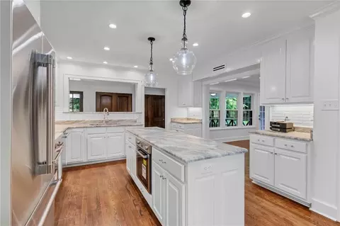 Kitchen - 2553 Durham Dr S, Mobile, AL 36606 photo 1 of 8
