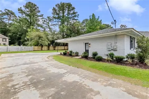 Exterior - 2553 Durham Dr S, Mobile, AL 36606 photo 8 of 18