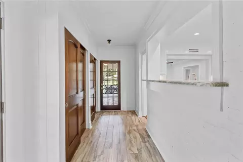 Entry Way - 2553 Durham Dr S, Mobile, AL 36606 photo 2 of 5