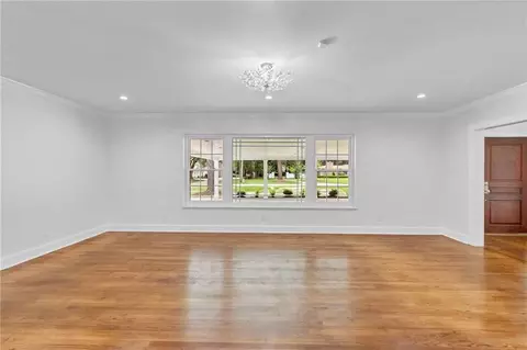 Living - 2553 Durham Dr S, Mobile, AL 36606 photo 7 of 13