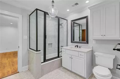 Bath - 2553 Durham Dr S, Mobile, AL 36606 photo 4 of 11