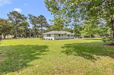 Exterior - 2553 Durham Dr S, Mobile, AL 36606 photo 10 of 18