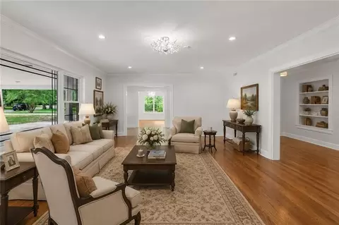 Living - 2553 Durham Dr S, Mobile, AL 36606 photo 2 of 13