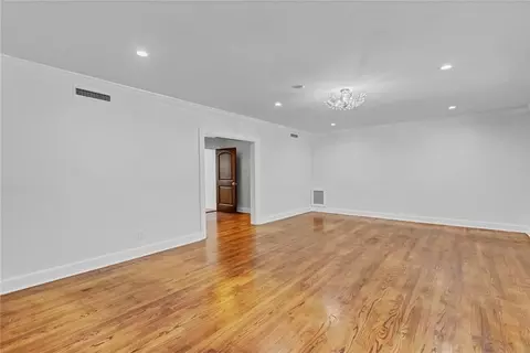 Living - 2553 Durham Dr S, Mobile, AL 36606 photo 5 of 13