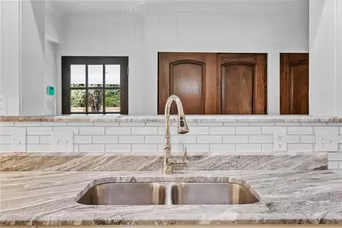 Kitchen - 2553 Durham Dr S, Mobile, AL 36606 photo 7 of 8