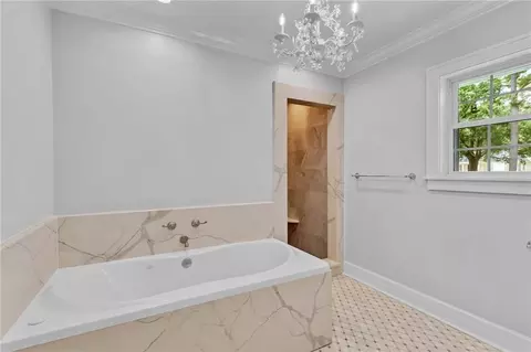 Bath - 2553 Durham Dr S, Mobile, AL 36606 photo 8 of 11