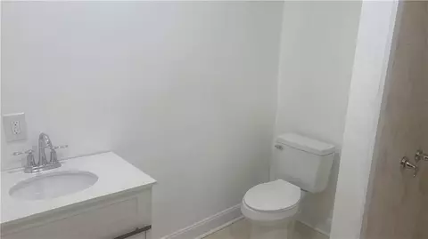 Bath - 158 Randolph St, Mobile, AL 36607 photo 1 of 2