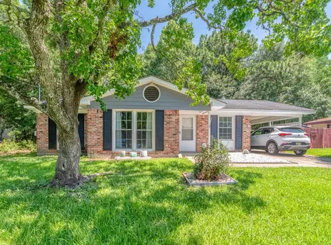1300 Charmaine Cir E, Mobile, AL 36605