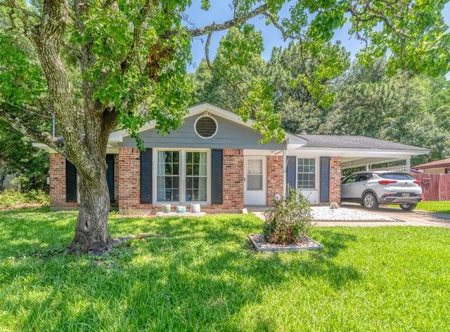 1300 E Charmaine Cir, Mobile, AL 36605