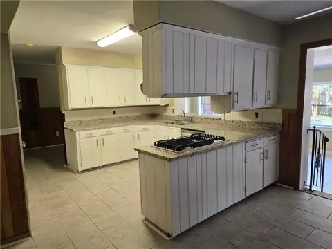 1805 Oak Knoll Dr, Mobile, AL 36607 photo 9