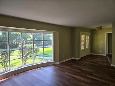 1805 Oak Knoll Dr, Mobile, AL 36607 photo 3