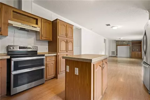 Kitchen - 8205 Brandy Ln N, Mobile, AL 36695 photo 4 of 4