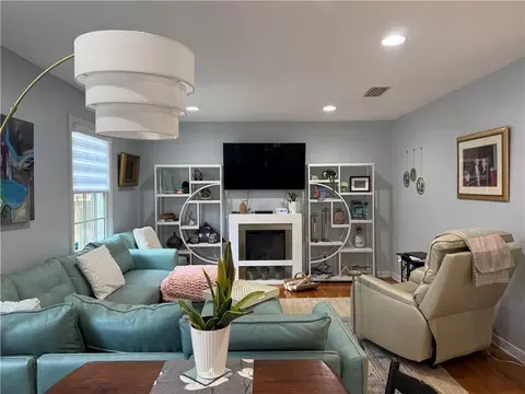 Living - 51 Catherine St S, Mobile, AL 36604 photo 1 of 1