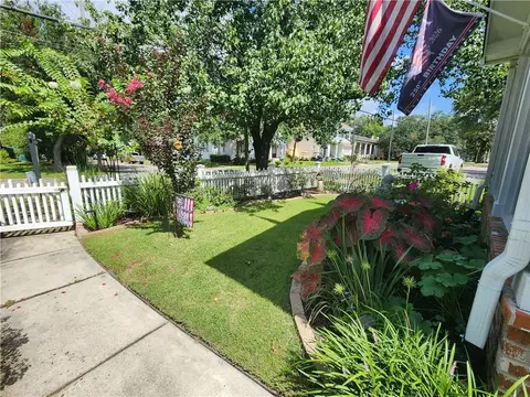 Exterior - 51 Catherine St S, Mobile, AL 36604 photo 3 of 5
