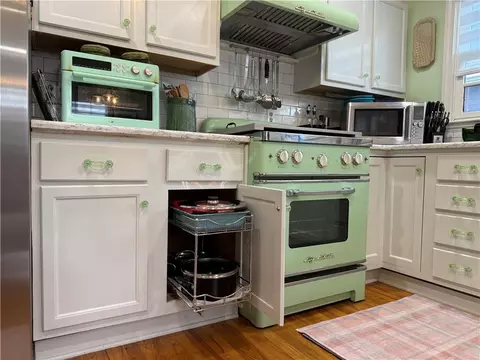Kitchen - 51 Catherine St S, Mobile, AL 36604 photo 2 of 3