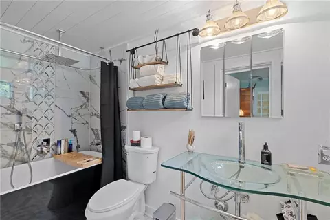Bath - 3600 Bay Front Rd, Mobile, AL 36605 photo 1 of 6