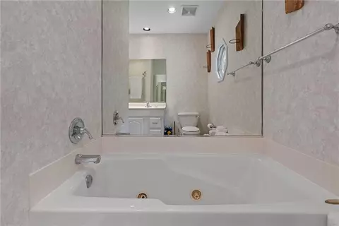 Bath - 3600 Bay Front Rd, Mobile, AL 36605 photo 6 of 6