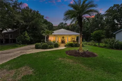 Exterior - 3600 Bay Front Rd, Mobile, AL 36605 photo 15 of 18