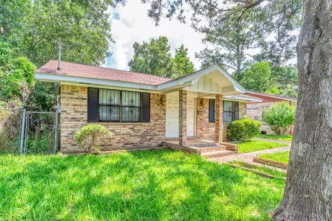 2430 Denmark St, Mobile, AL 36617 photo 2