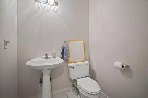 Bath - 3414 Audubon Sq E, Mobile, AL 36695 photo 2 of 4