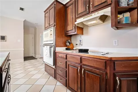 Kitchen - 3414 Audubon Sq E, Mobile, AL 36695 photo 3 of 4