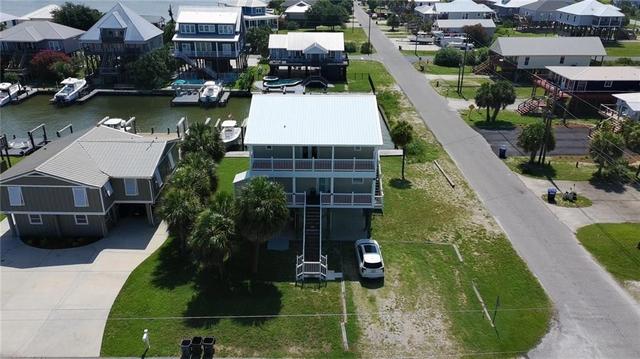 300 Polaris St, Dauphin Island, AL 36528