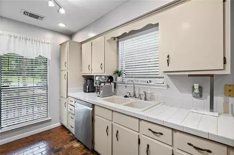 3100 Lloyds Ln, Mobile, AL 36693 photo 3