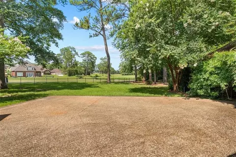 Exterior - 4170 Spring Valley Dr N, Mobile, AL 36693 photo 6 of 9