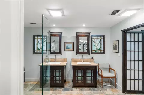 Bath - 4170 Spring Valley Dr N, Mobile, AL 36693 photo 4 of 7