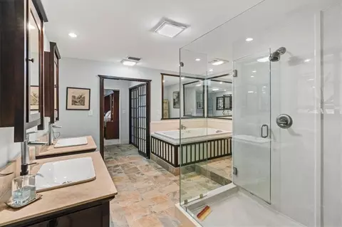Bath - 4170 Spring Valley Dr N, Mobile, AL 36693 photo 3 of 7