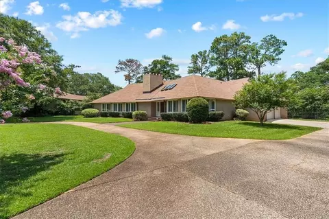 Exterior - 4170 Spring Valley Dr N, Mobile, AL 36693 photo 3 of 9