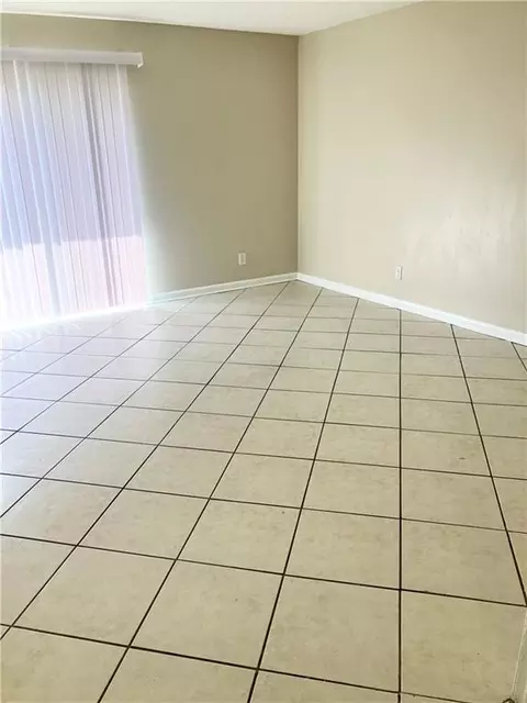 6527 Old Shell Rd #28, Mobile, AL 36608 photo 5